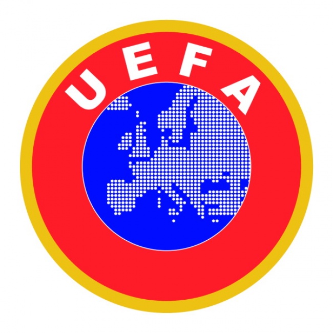 УЕФА опубликовал список из 32 футболистов