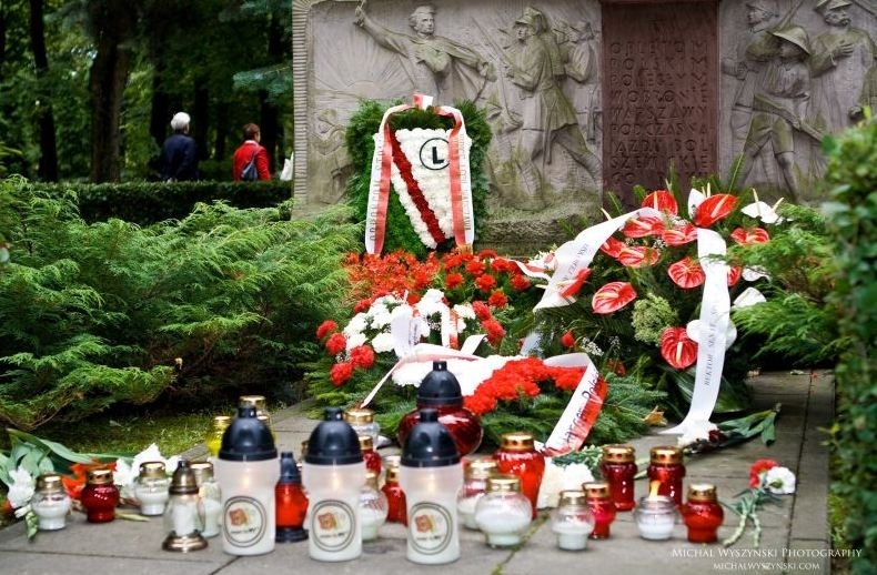 News: 92. rocznica Bitwy Warszawskiej – kibice Legii w kwaterach Orląt